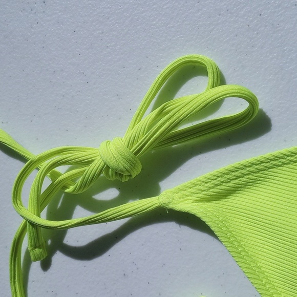 High Cut Two Piece Swimsuit - Picture 4 of 15